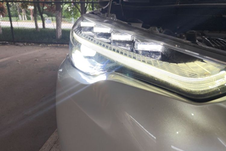 Used Toyota FRONTLANDER 2022 2.0L CVT Luxury Edition Right Front Headlight