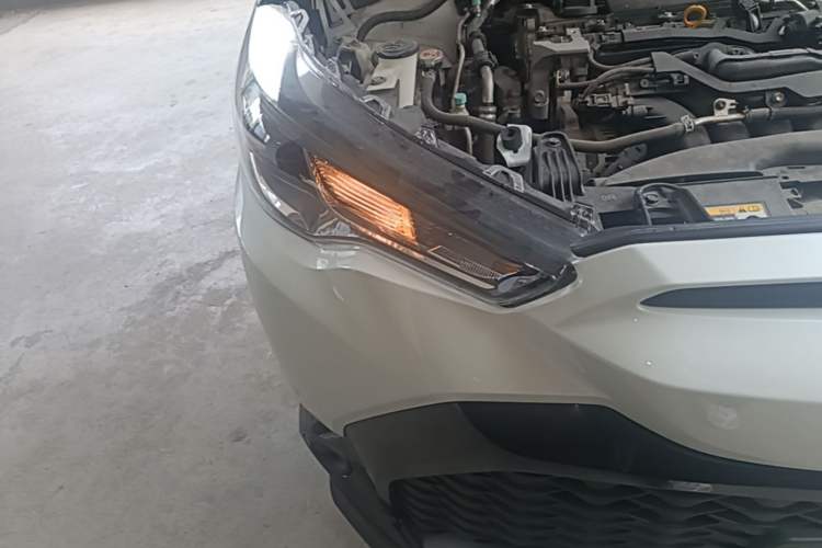Used Toyota FRONTLANDER 2022 2.0L CVT Elite Edition Right Front Headlight