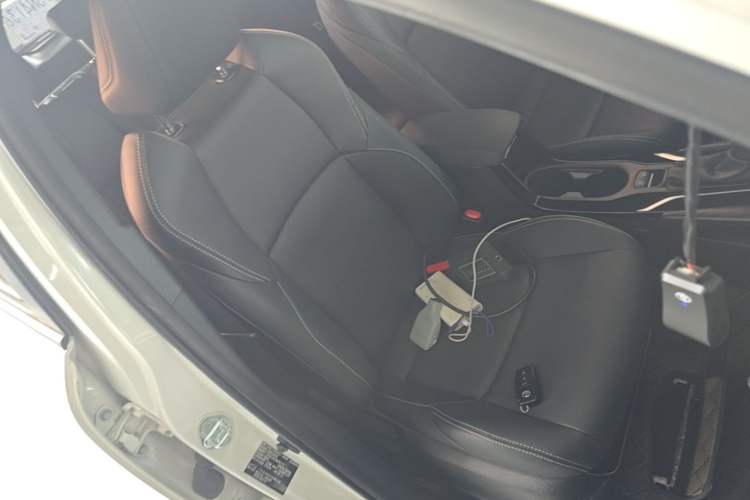 Used Toyota FRONTLANDER 2022 2.0L CVT Luxury PLUS Edition Right Front Seat