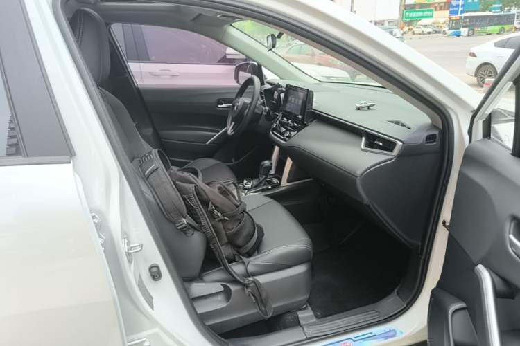 Used Toyota FRONTLANDER 2022 2.0L CVT Luxury Edition Right Front Seat