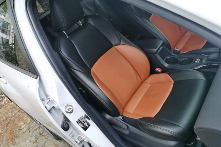 Used Toyota FRONTLANDER 2022 2.0L CVT Elite Edition Right Front Seat