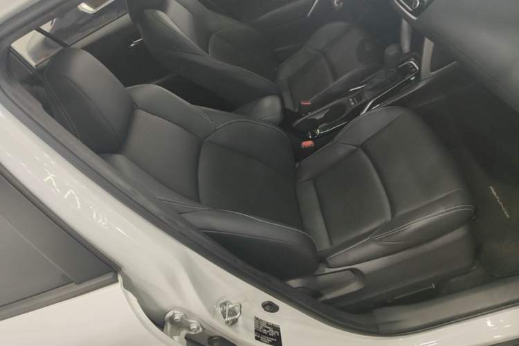 Used Toyota FRONTLANDER 2022 2.0L CVT Luxury PLUS Edition Right Front Seat