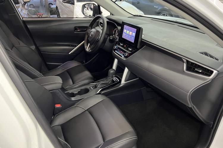 Used Toyota FRONTLANDER 2022 2.0L CVT Leading Edition Right Front Seat