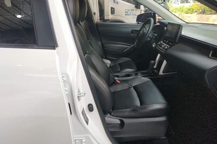 Used Toyota FRONTLANDER 2022 2.0L CVT Elite Edition Right Front Seat