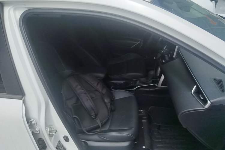 Used Toyota FRONTLANDER 2022 2.0L CVT Luxury PLUS Edition Right Front Seat