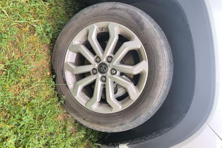 Used Toyota FRONTLANDER 2022 2.0L CVT Leading Edition Right Front Wheel Hub