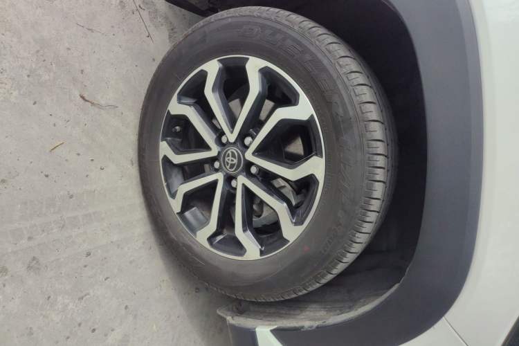 Used Toyota FRONTLANDER 2022 2.0L CVT Luxury Edition Right Front Wheel Hub