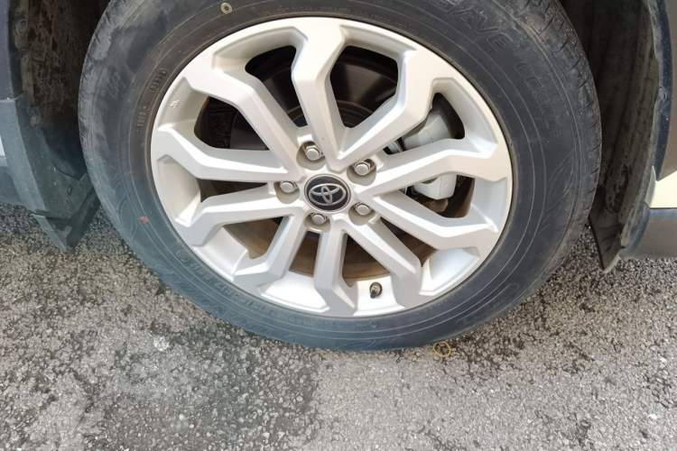 Used Toyota FRONTLANDER 2022 2.0L CVT Leading Edition Right Front Wheel Hub