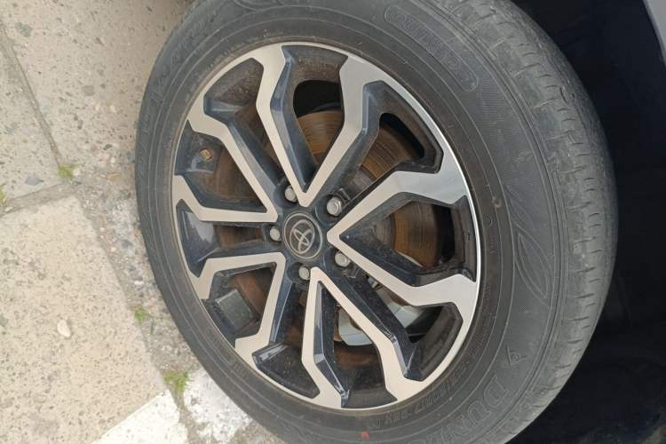 Used Toyota FRONTLANDER 2022 2.0L CVT Luxury Edition Right Front Wheel Hub