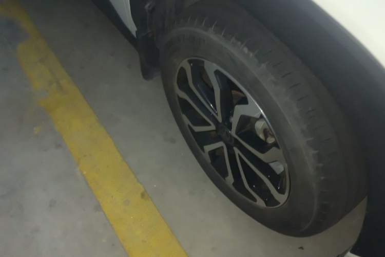Used Toyota FRONTLANDER 2022 2.0L CVT Luxury Edition Right Front Wheel Hub