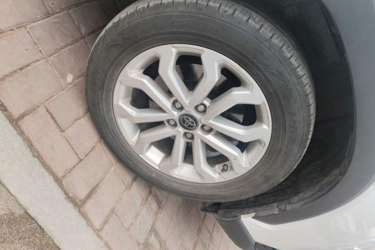 Used Toyota FRONTLANDER 2022 2.0L CVT Elite Edition Right Front Wheel Hub