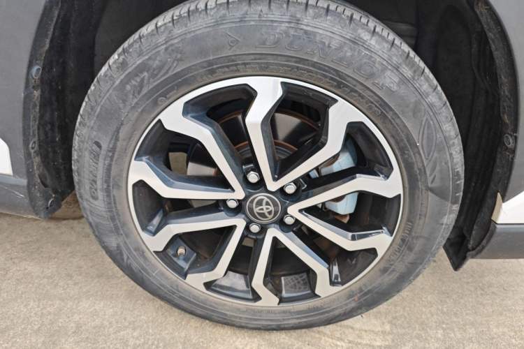 Used Toyota FRONTLANDER 2022 2.0L CVT Luxury Edition Right Front Wheel Hub