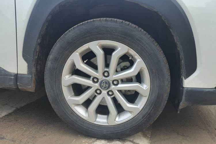 Used Toyota FRONTLANDER 2022 2.0L CVT Elite Edition Right Front Wheel Hub
