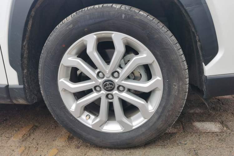 Used Toyota FRONTLANDER 2022 2.0L CVT Leading Edition Right Front Wheel Hub
