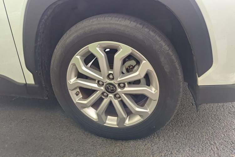 Used Toyota FRONTLANDER 2022 2.0L CVT Elite Edition Right Front Wheel Hub