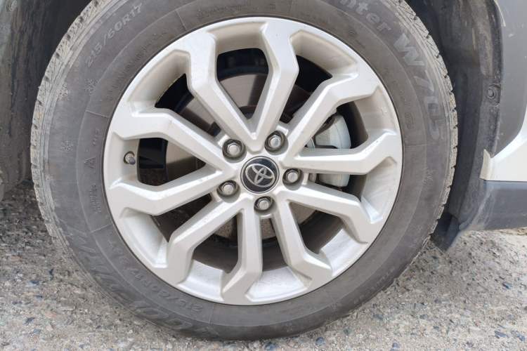 Used Toyota FRONTLANDER 2022 2.0L CVT Elite Edition Right Front Wheel Hub