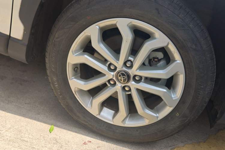Used Toyota FRONTLANDER 2022 2.0L CVT Elite Edition Right Front Wheel Hub