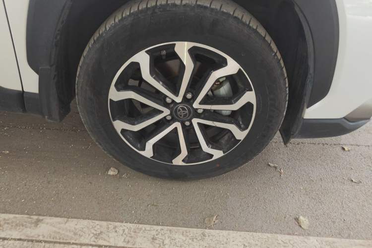 Used Toyota FRONTLANDER 2022 2.0L CVT Luxury Edition Right Front Wheel Hub