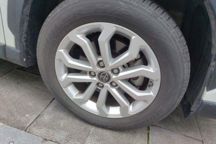 Used Toyota FRONTLANDER 2022 2.0L CVT Elite Edition Right Front Wheel Hub