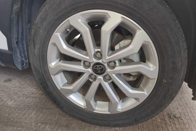 Used Toyota FRONTLANDER 2022 2.0L CVT Leading Edition Right Front Wheel Hub