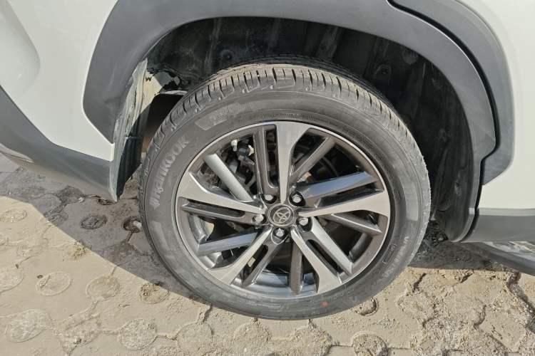 Used Toyota FRONTLANDER 2022 2.0L CVT Luxury PLUS Edition Right Rear Wheel Hub