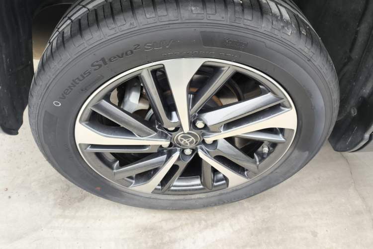 Used Toyota FRONTLANDER 2022 2.0L CVT Luxury PLUS Edition Right Rear Wheel Hub