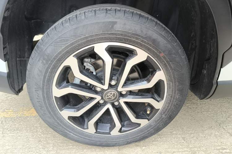 Used Toyota FRONTLANDER 2022 2.0L CVT Luxury Edition Right Rear Wheel Hub