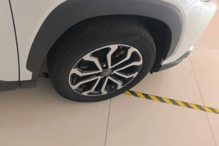Used Toyota FRONTLANDER 2022 2.0L CVT Luxury Edition Right Rear Wheel Hub