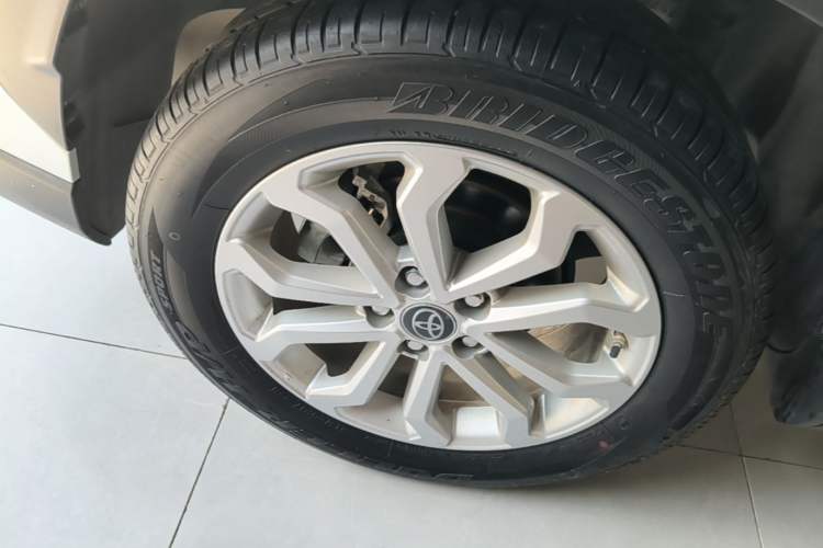 Used Toyota FRONTLANDER 2022 2.0L CVT Leading Edition Right Rear Wheel Hub