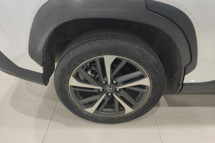 Used Toyota FRONTLANDER 2022 2.0L CVT Luxury PLUS Edition Right Rear Wheel Hub