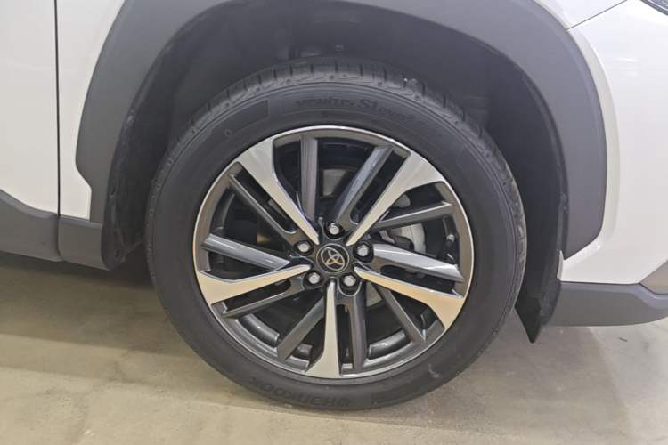 Used Toyota FRONTLANDER 2022 2.0L CVT Luxury PLUS Edition Right Rear Wheel Hub