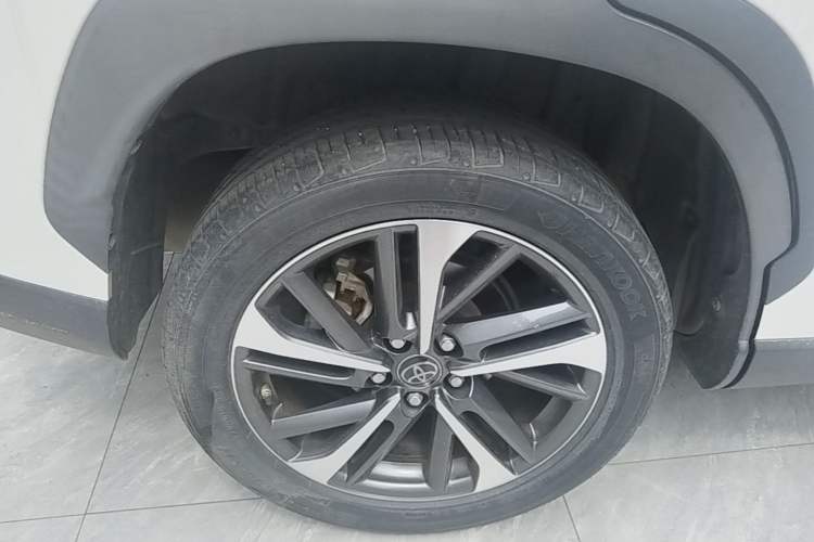 Used Toyota FRONTLANDER 2022 2.0L CVT Luxury PLUS Edition Right Rear Wheel Hub