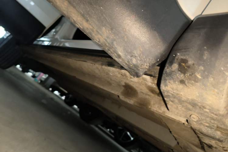 Used Toyota FRONTLANDER 2022 2.0L CVT Elite Edition Right Side Sill