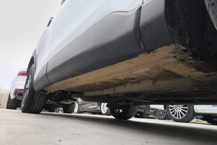 Used Toyota FRONTLANDER 2022 2.0L CVT Luxury PLUS Edition Right Side Sill