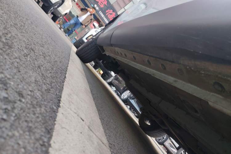 Used Toyota FRONTLANDER 2022 2.0L CVT Luxury Edition Right Side Sill