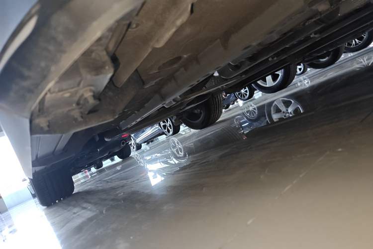 Used Toyota FRONTLANDER 2022 2.0L CVT Luxury PLUS Edition Right Side Sill