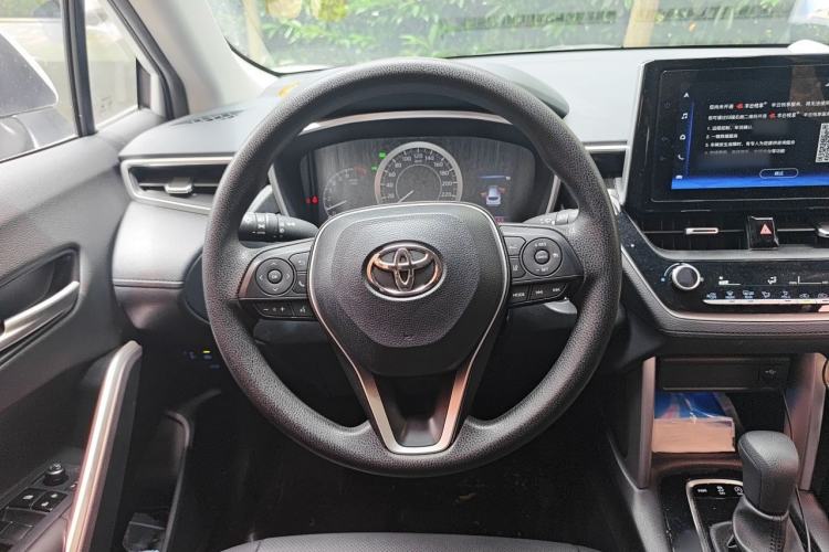 Used Toyota FRONTLANDER 2022 2.0L CVT Luxury PLUS Edition Steering Wheel