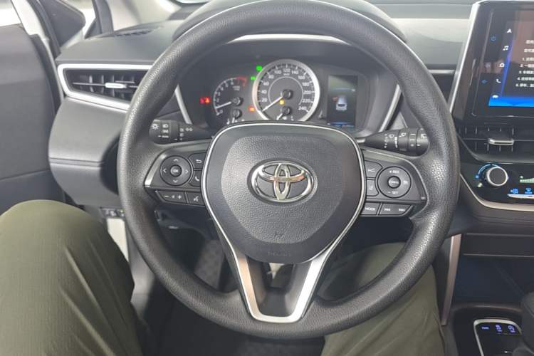 Used Toyota FRONTLANDER 2022 2.0L CVT Luxury PLUS Edition Steering Wheel