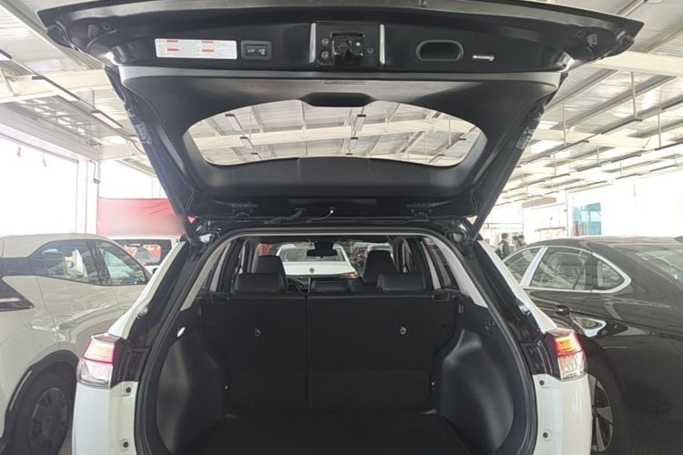 Used Toyota FRONTLANDER 2022 2.0L CVT Luxury PLUS Edition Trunk
