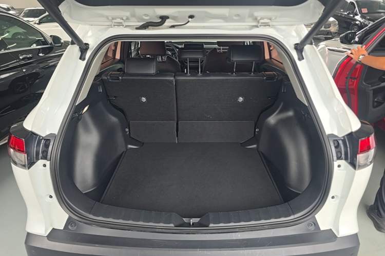 Used Toyota FRONTLANDER 2022 2.0L CVT Luxury PLUS Edition Trunk