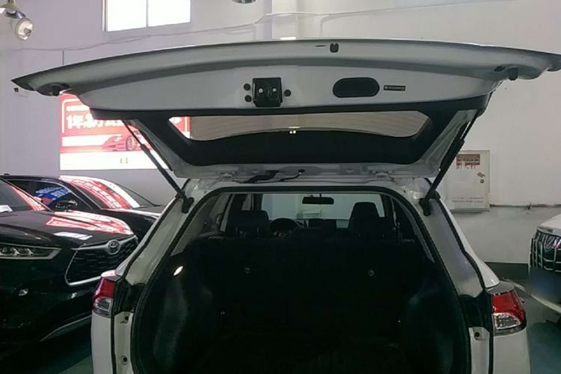 Used Toyota FRONTLANDER 2022 2.0L CVT Elite Edition Trunk