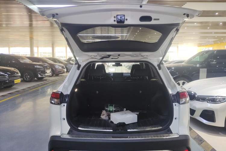 Used Toyota FRONTLANDER 2022 2.0L CVT Luxury Edition Trunk