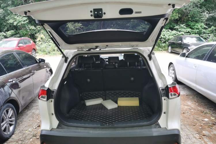 Used Toyota FRONTLANDER 2022 2.0L CVT Elite Edition Trunk