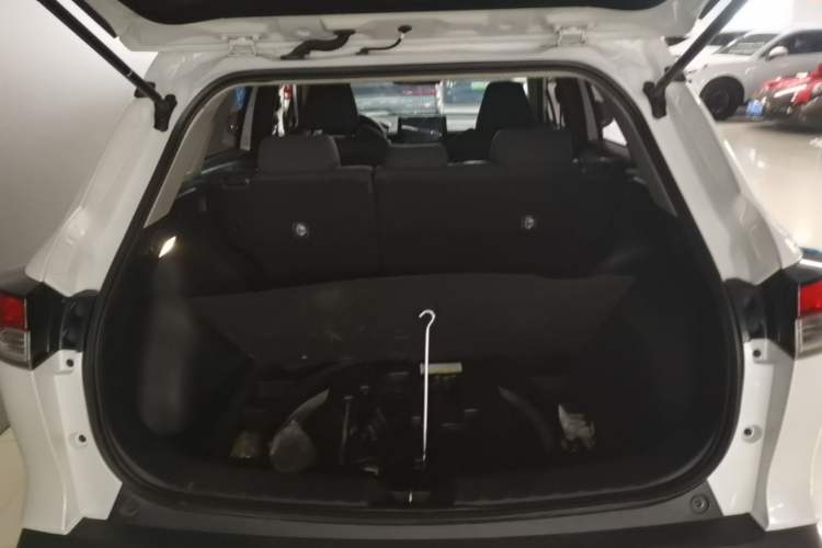 Used Toyota FRONTLANDER 2022 2.0L CVT Elite Edition Trunk