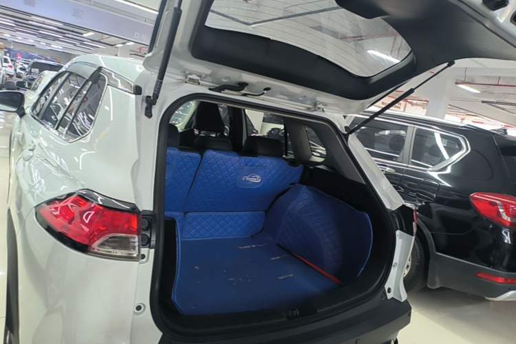 Used Toyota FRONTLANDER 2022 2.0L CVT Elite Edition Trunk