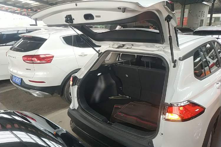 Used Toyota FRONTLANDER 2022 2.0L CVT Leading Edition Trunk