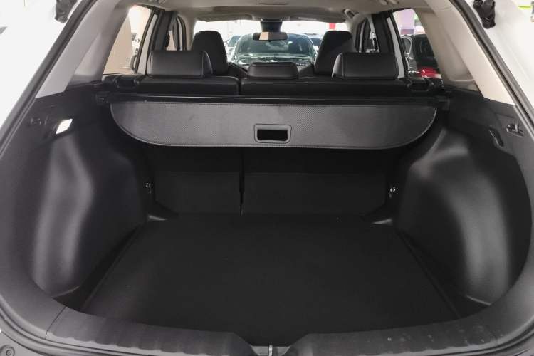 Used Toyota FRONTLANDER 2022 2.0L CVT Luxury Edition Trunk