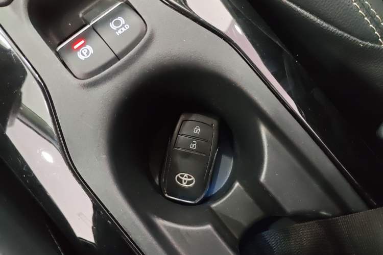 Used Toyota FRONTLANDER 2022 2.0L CVT Luxury Edition Vehicle Key