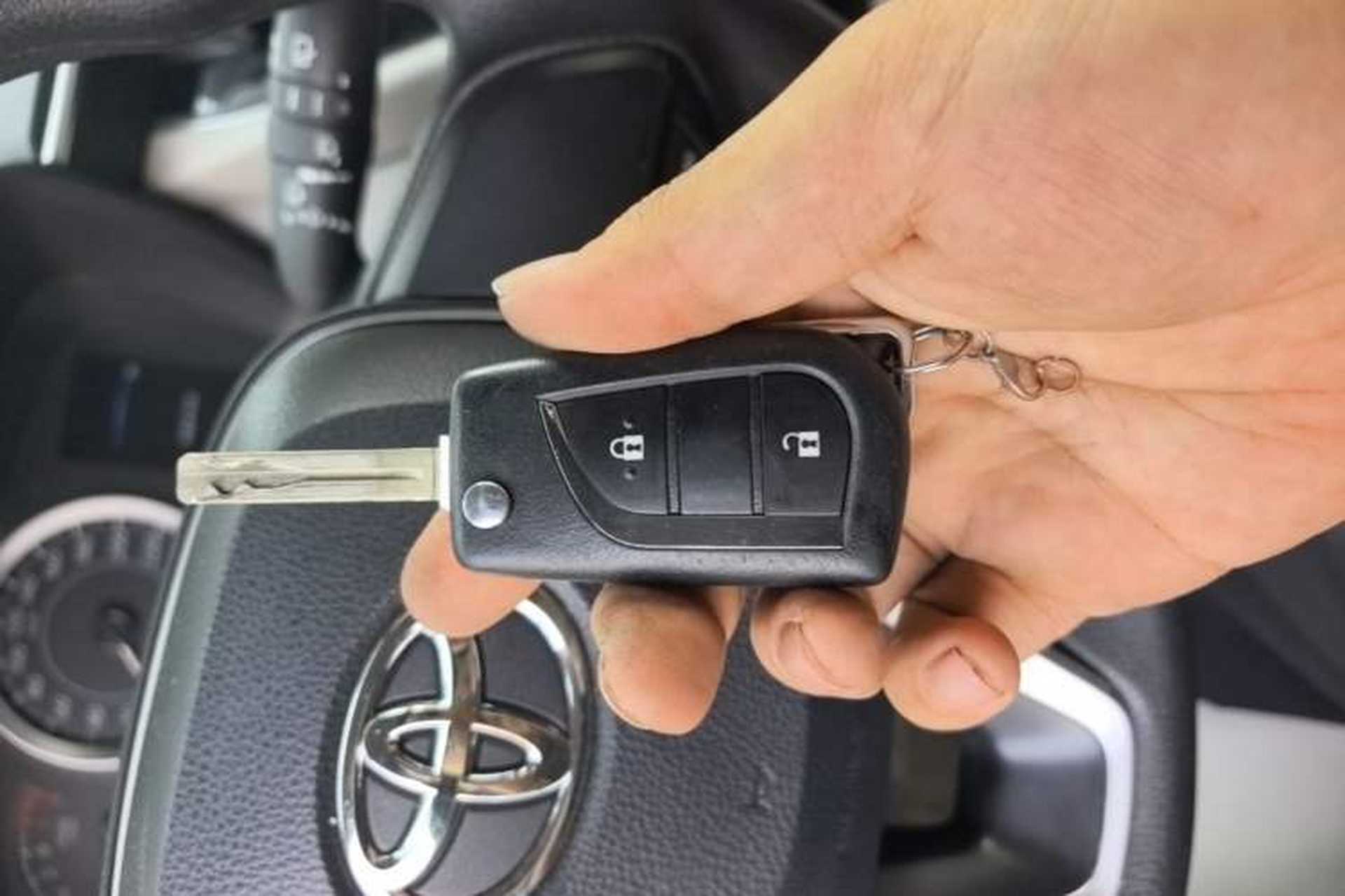 Used Toyota FRONTLANDER 2022 2.0L CVT Elite Edition Vehicle Key