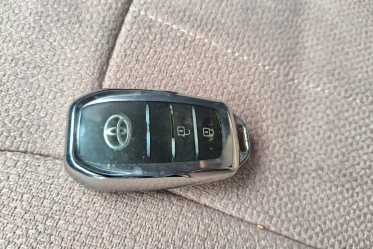 Used Toyota FRONTLANDER 2022 2.0L CVT Leading Edition Vehicle Key